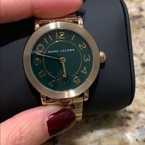Marc Jacobs Accessories - New Marc Jacobs Riley round face gold watch Marc Jacobs Accessories - New Marc Jacobs Riley round face gold watch